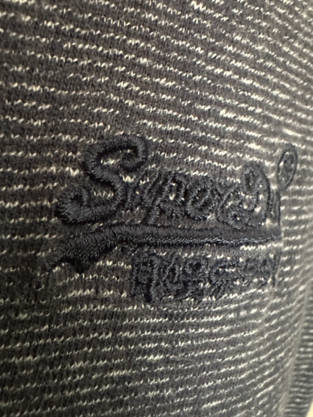 Superdry Embroidered Polo Medium Gently worn 100% cotton 20" armpit to armpit - Picture 2 of 4